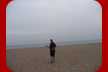 Ich versuche am Strand von Bolnuevo einen Modellsegler zu fliegen